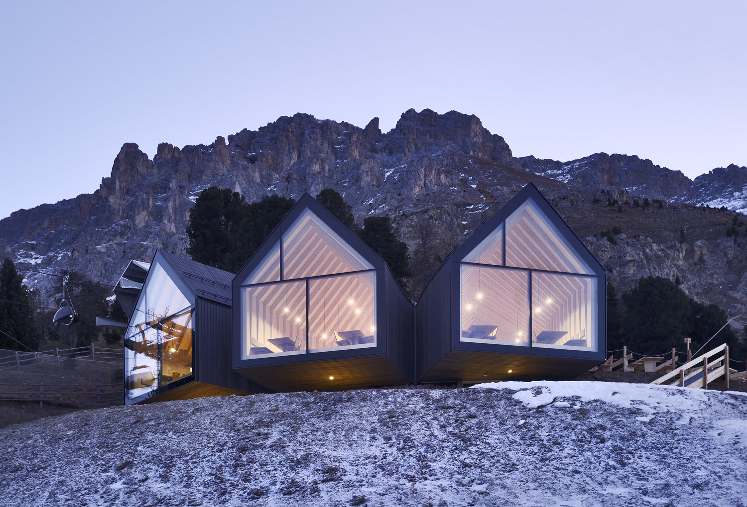 Panoramafenster der Berghütte Oberholz (© LignoAlp)