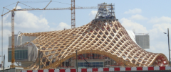 Montáž zastřešení Pompidouova centra kultury a umění v Metách (© SJB.Kempter.Fitze)