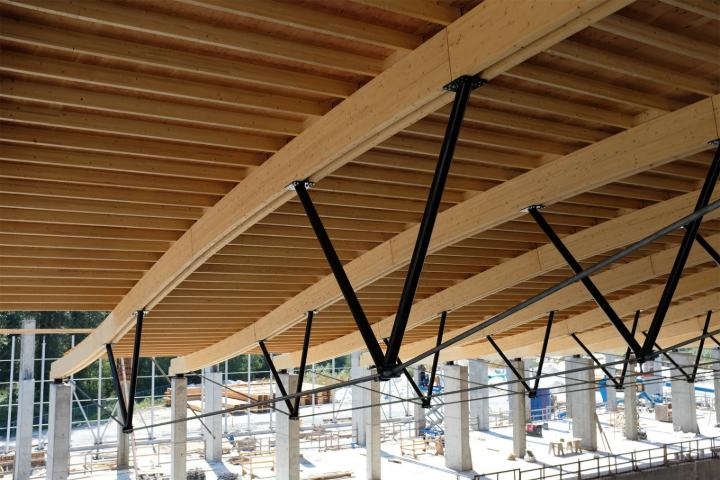 Hybridní střešní nosiče (© StructureCraft Builders Inc.)