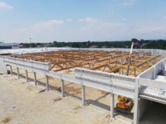 Letecký pohled na nákupní centrum Alì (© Holz Albertani SpA)