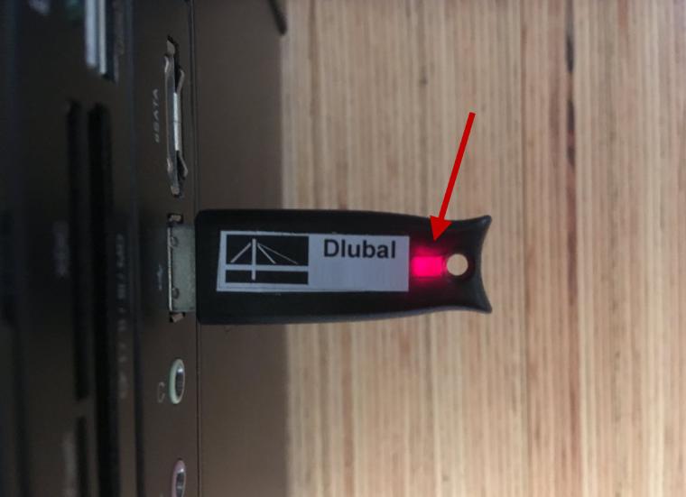 USB hardwarový klíč se signální kontrolkou