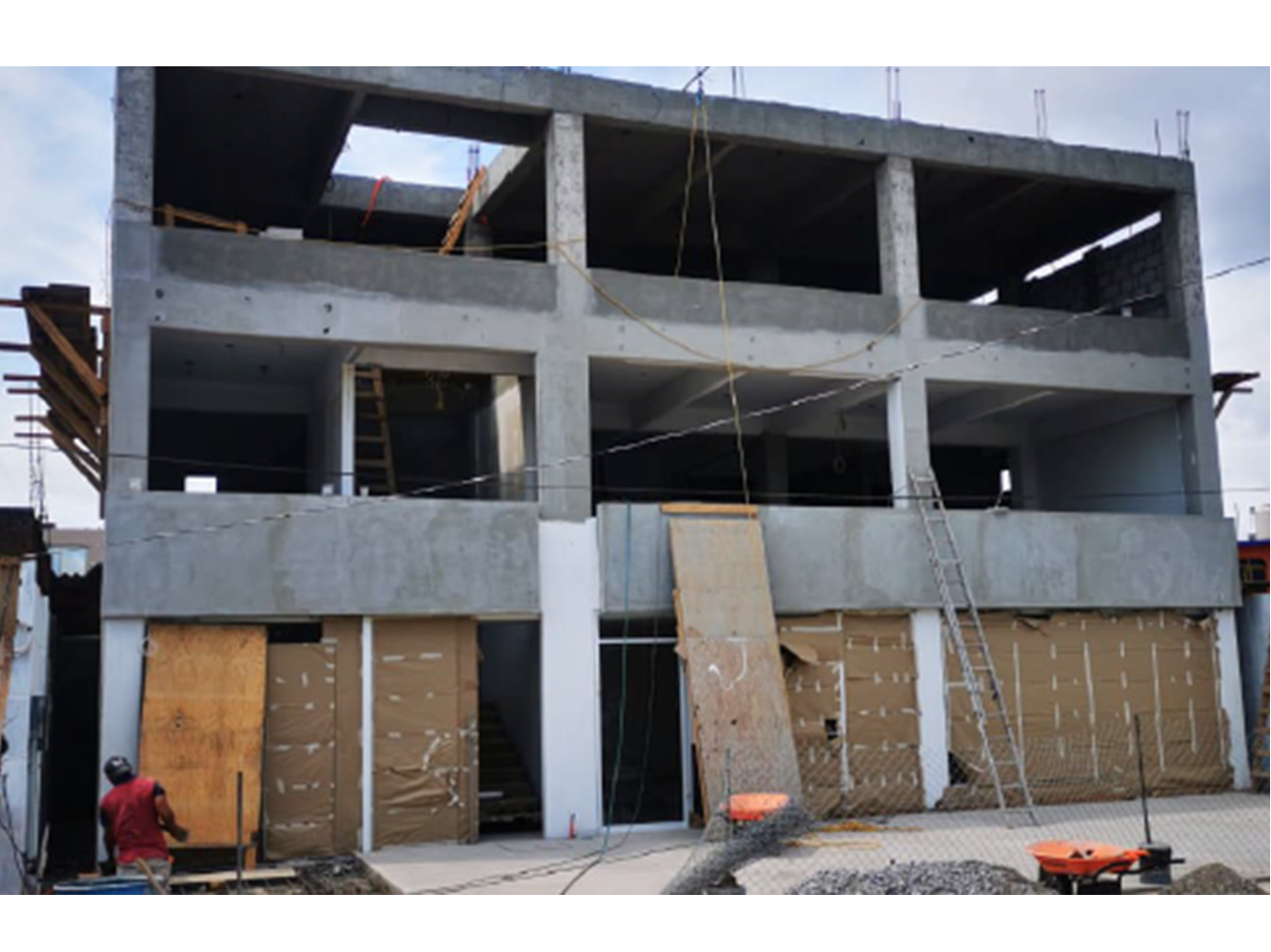 Budova při výstavbě (© SIE.istmo Servicio de Ingeniería Estructural)