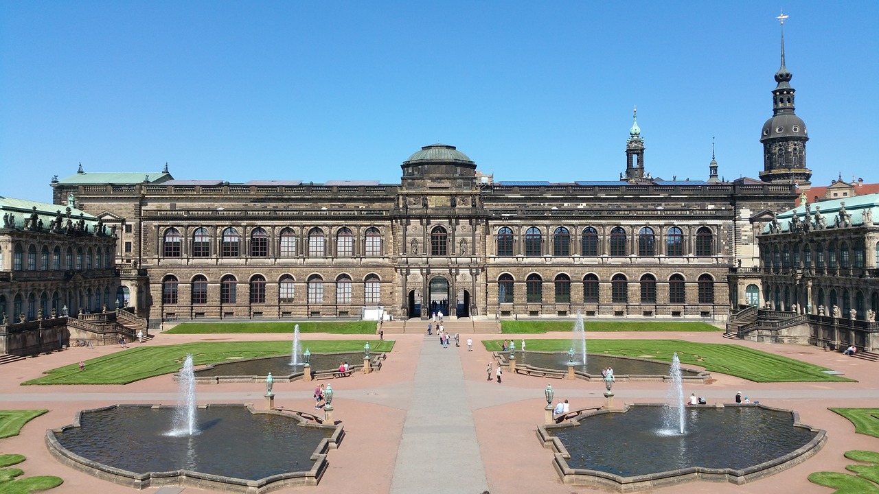 Zwinger Drážďany: Honosný palác