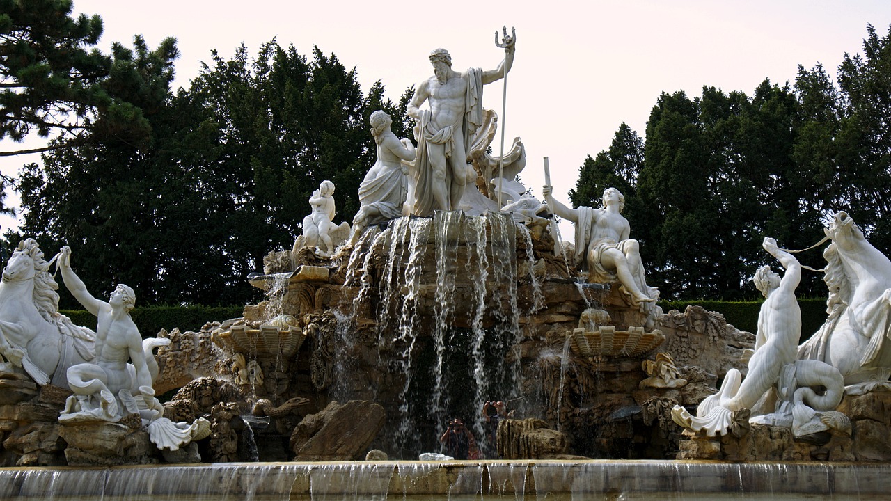 Slavná Neptunova studna: Zámek Schönbrunn, Vídeň - Rakousko
