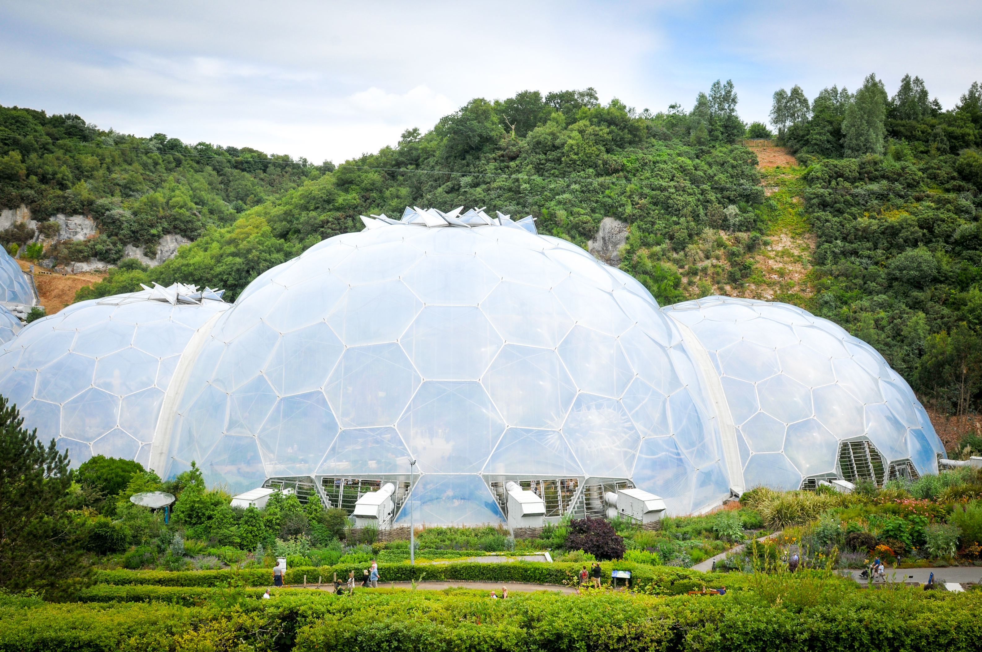 Projekt Eden: Botanická zahrada s harmonickou organickou architekturou