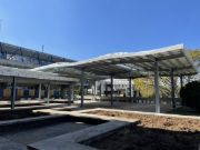 Kovová pergola na Univerzitě Rafaela Landívara (© Ing. Enrique de León)