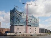 Výstavba Labské filharmonie v Hamburku trvala deset let, výrazně déle než se plánovalo.