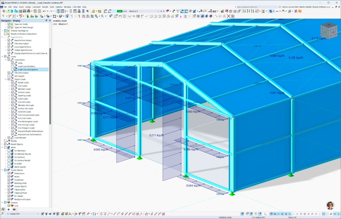 Rozhraní programu RFEM 6 s ocelovou halou, na kterou působí zatížení větrem vytvořené generátorem zatížení větrem.
