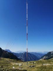 100 m hoher Windmessmast in 2100 m Höhe (© m3-ZT GmbH)