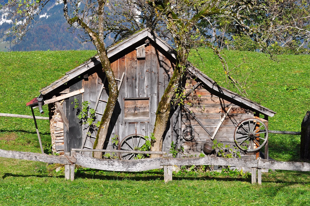 Typische Berghütte aus Holz