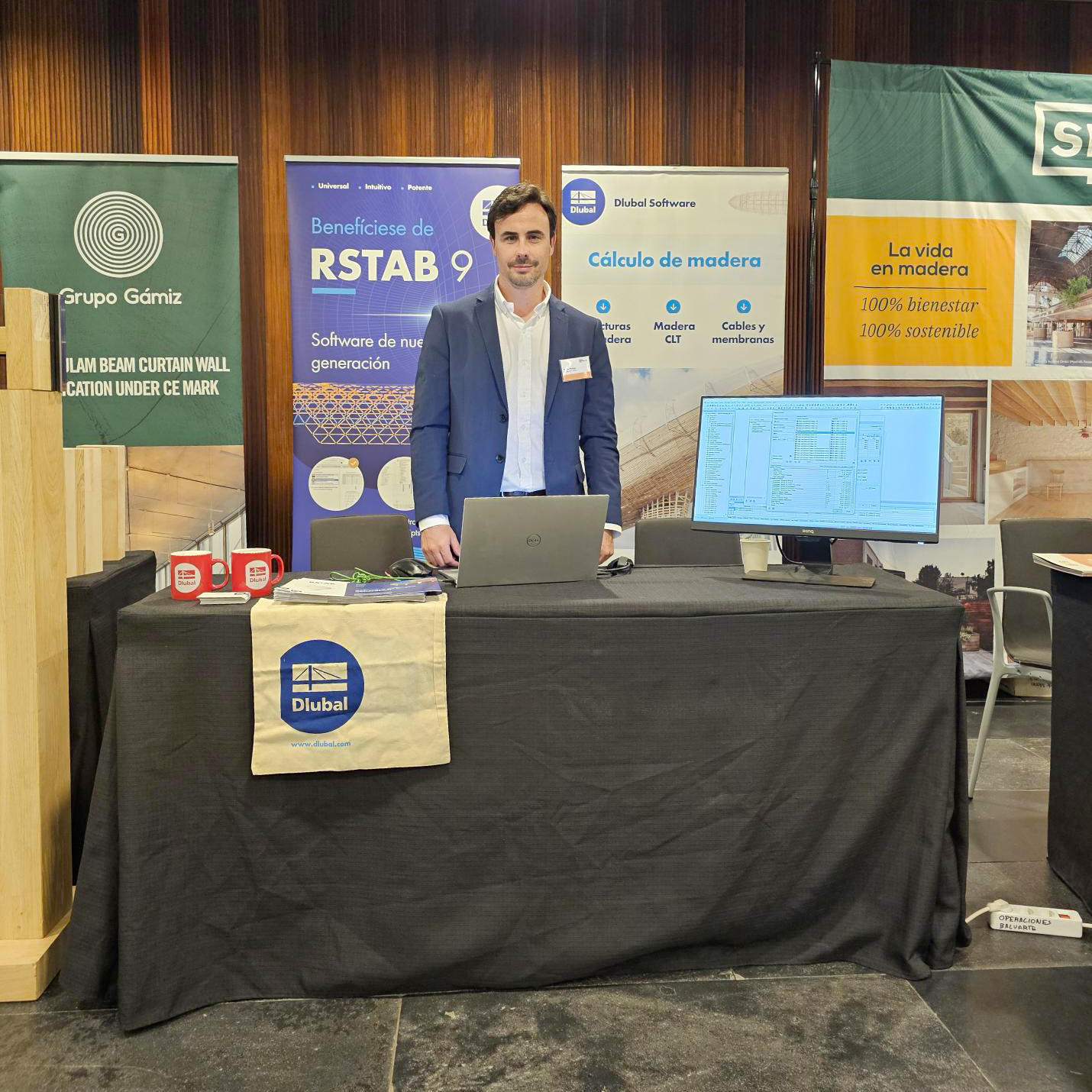 Viele Grüße vom Internationalen Holzbau-Forum in Paplona!