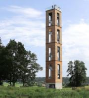 Aussichtsturm aus Holz im Bannwald nahe Ostrach, entworfen vom Ingenieurbüro Wirth Haker.