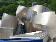 Detailansicht des Guggenheim Museums in Bilbao, Architekturmerkmale.