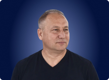 Ein Projekt des Ingenieurs Sergiy Umanskiy, das sich derzeit in der Bauphase befindet und Strukturelemente auf einer Baustelle zeigt.
