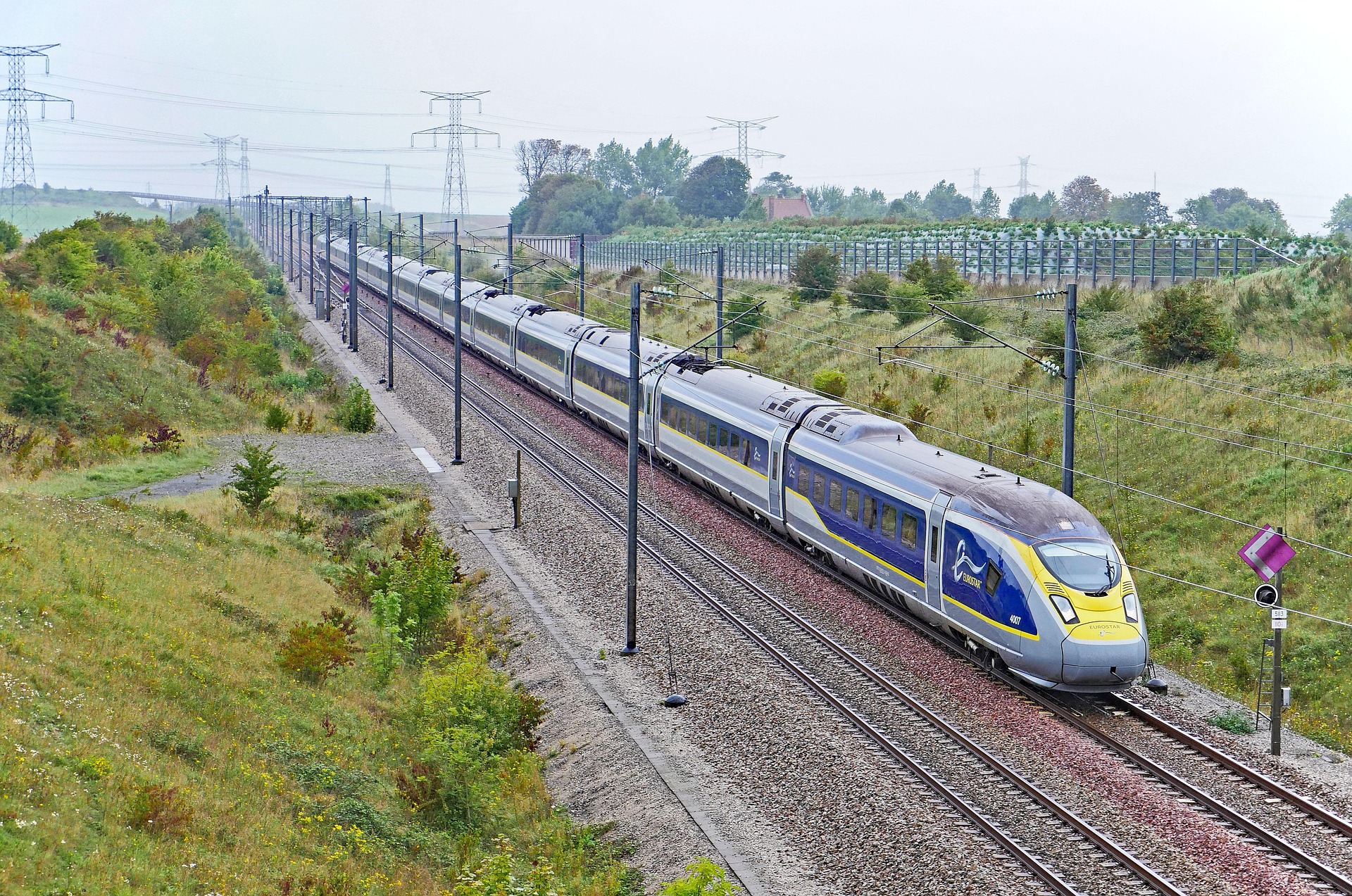 Eurostar-Zug durchquert den Eurotunnel auf dem Weg von London nach Paris.