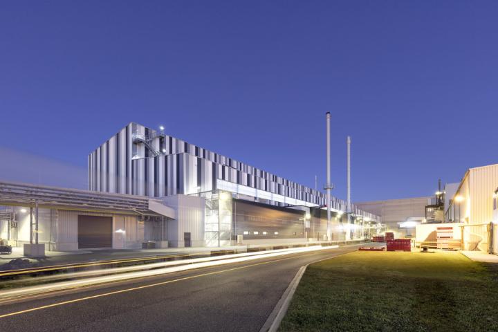 Completed Hydro Aluminum Production Hall in Grevenbroich  (© Axel Hartmann)