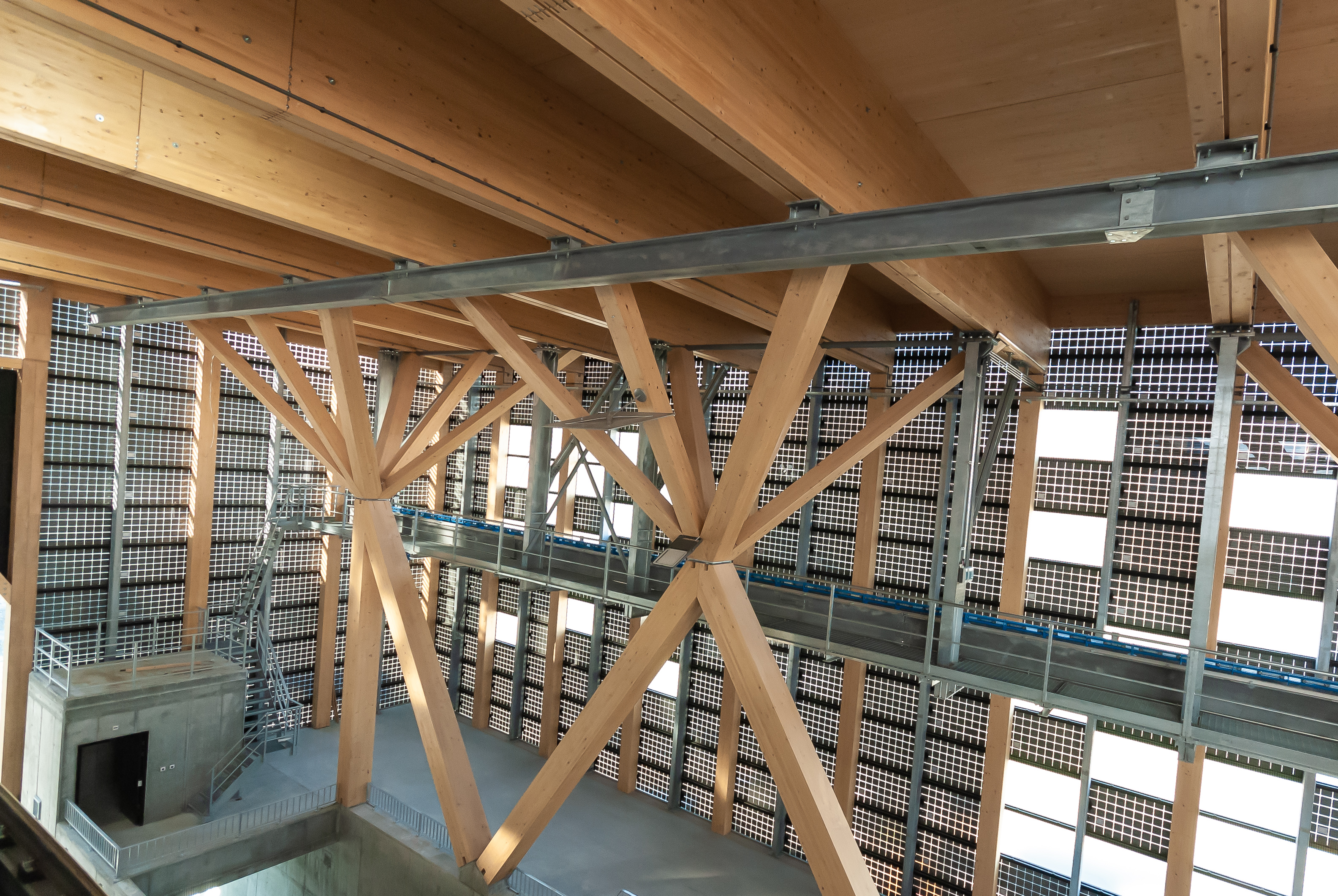 Fan-Shaped Struts of Valley Station (© Indermühle Bauingenieure)