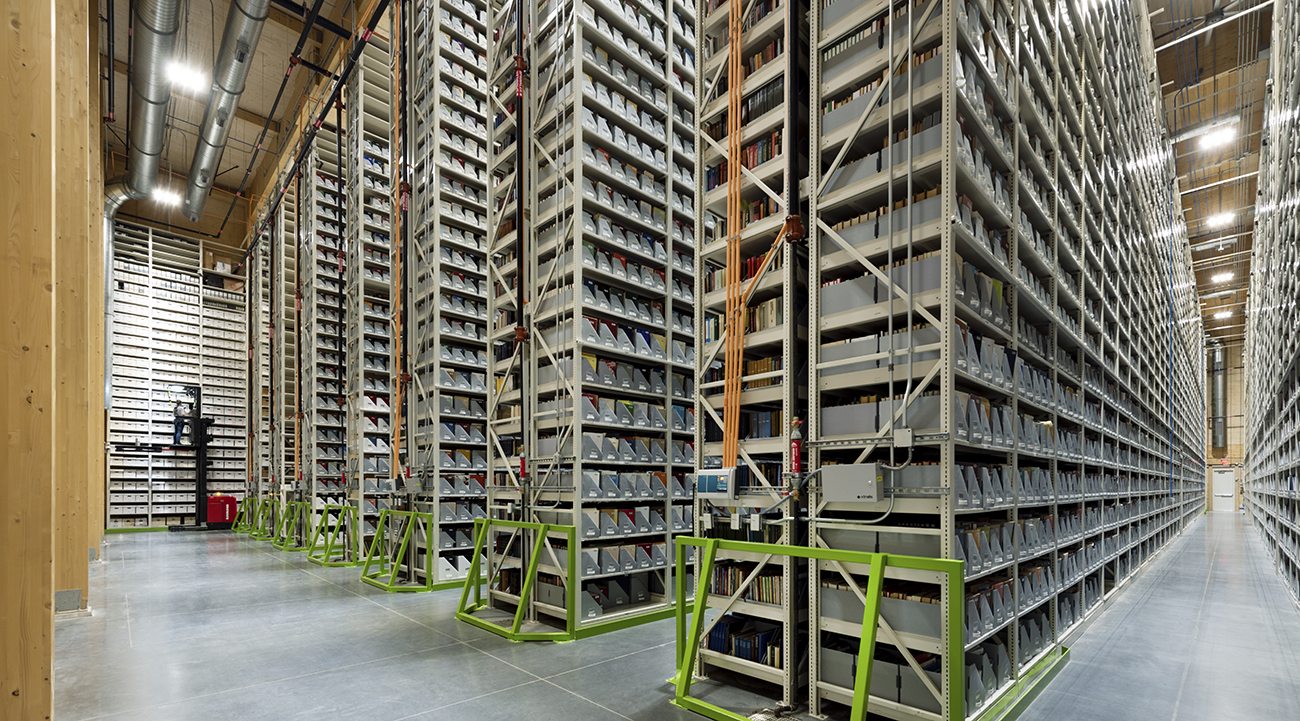 View of Interior of Library Extension (© Chuck Choi)