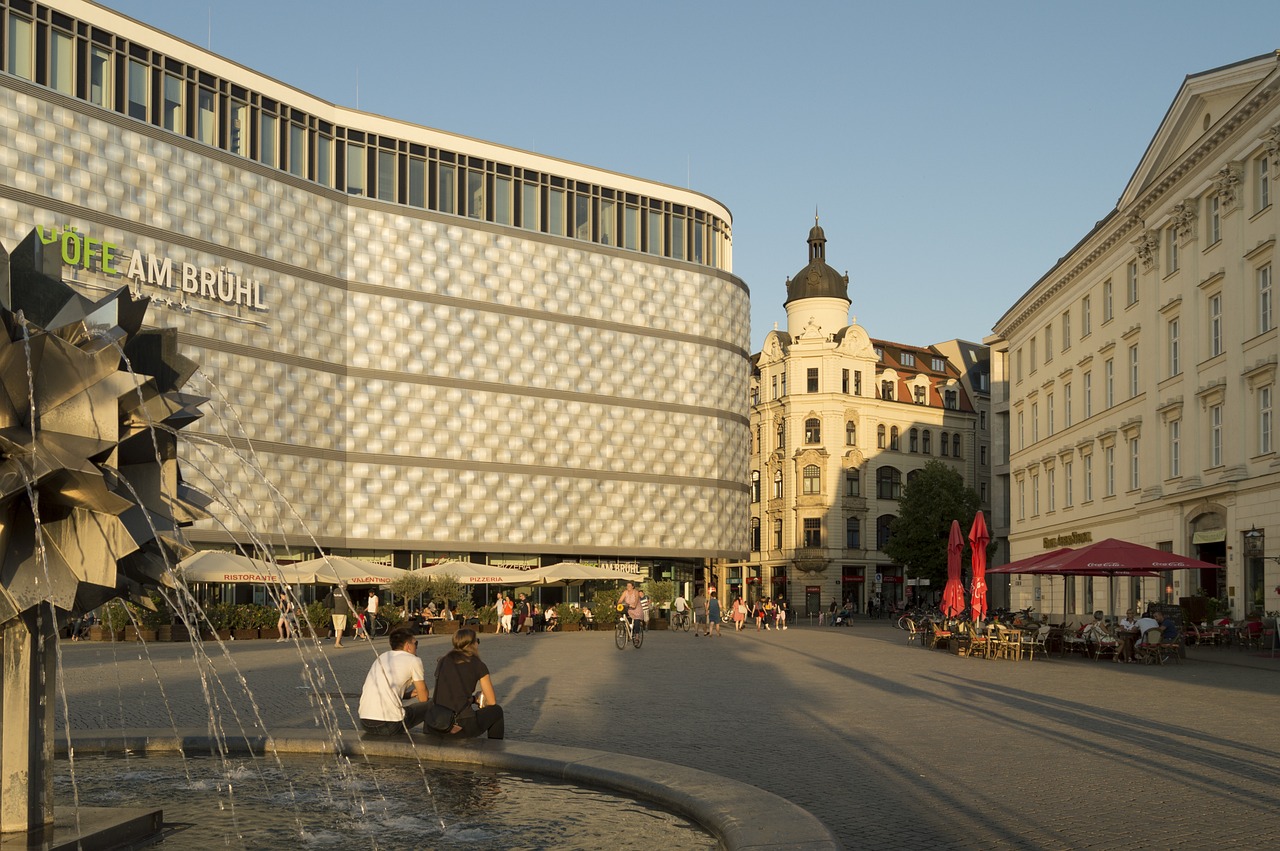 BLOG 000081 | Strange bizarre structures that nobody knows what they should represent – probably not even the architects themselves? Before we go any further about eysore