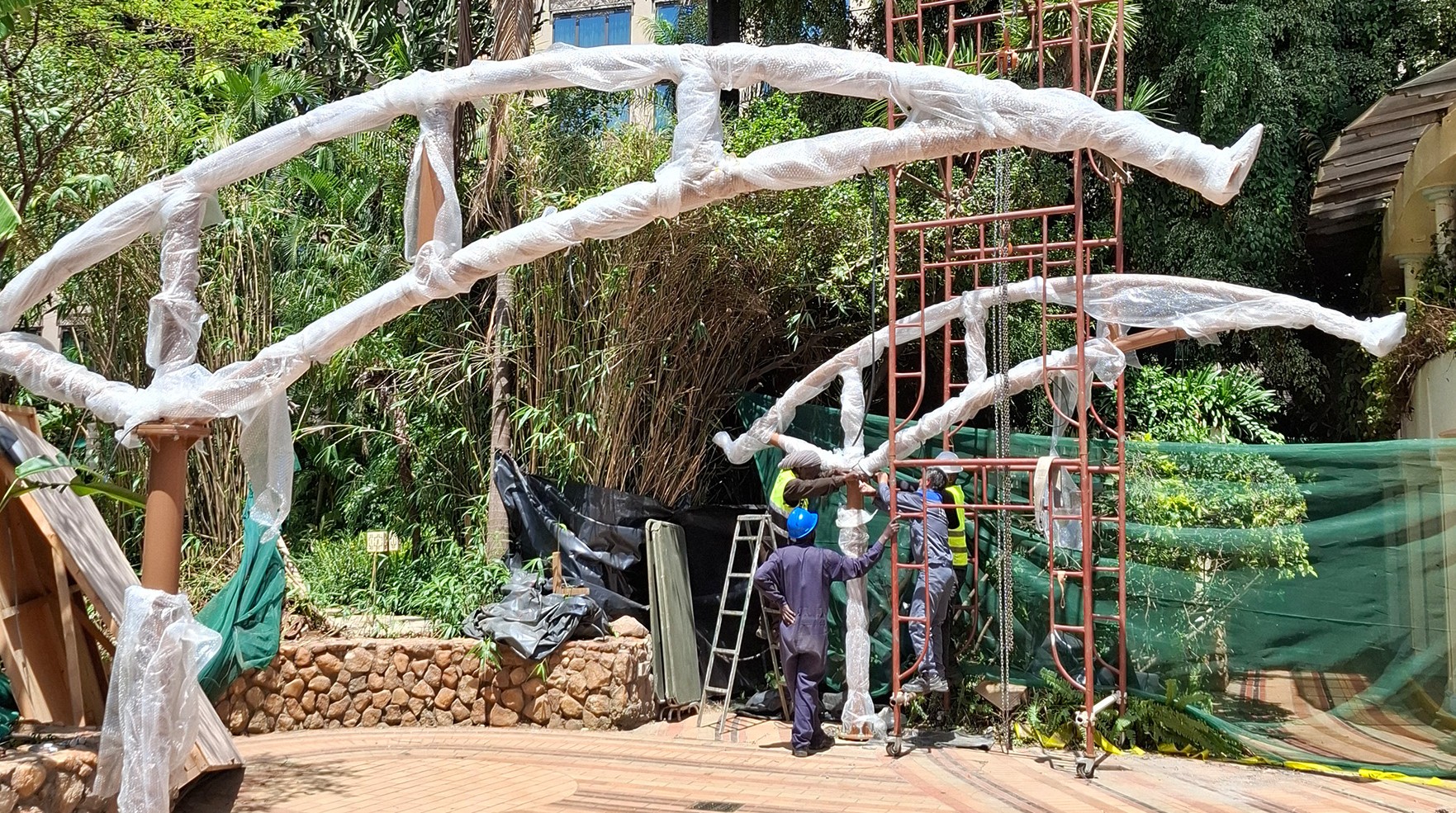 Installation of steel columns for the roofing at the Serena Hotels in Nairobi.