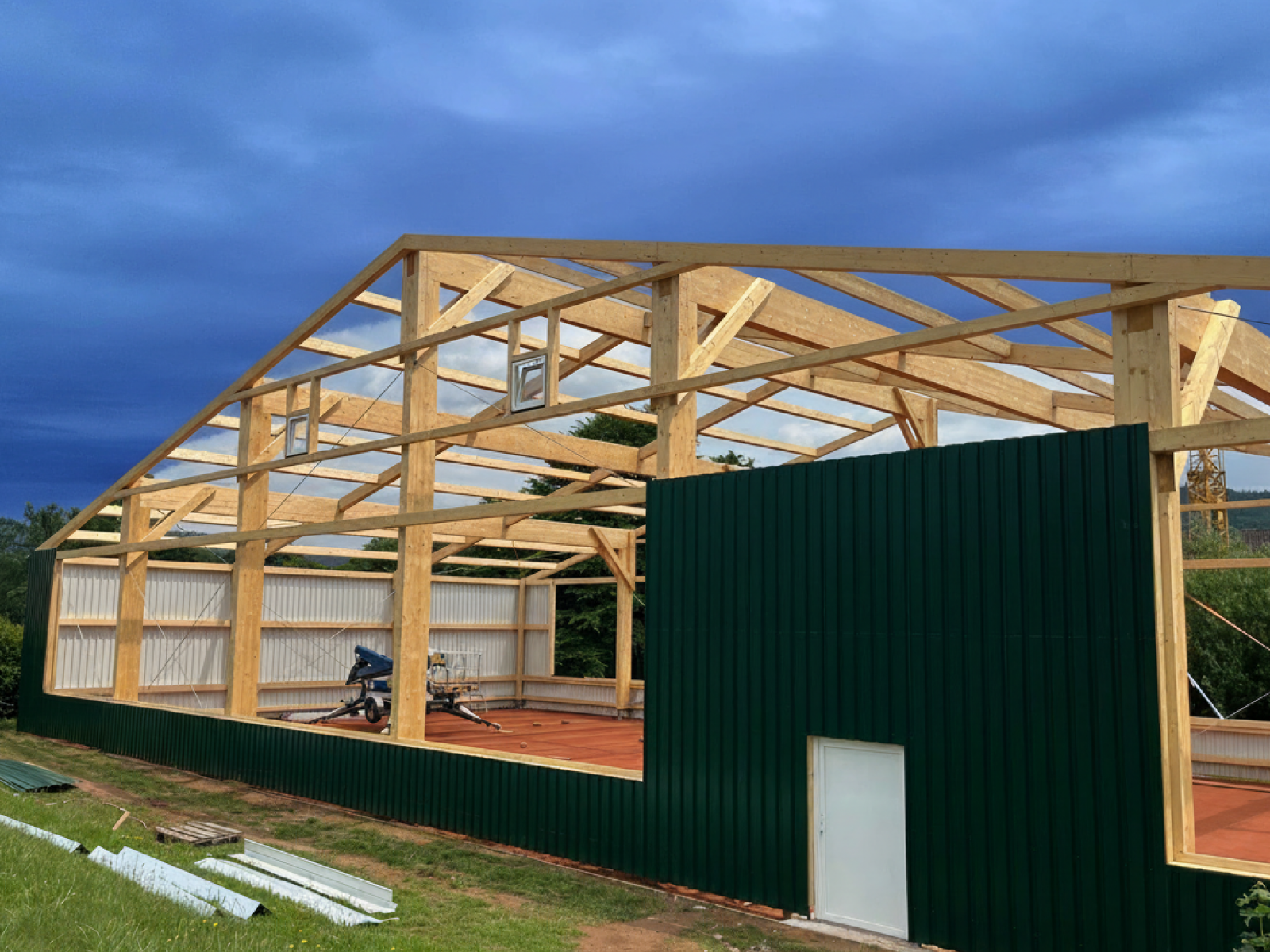The Bob-Club Fürth indoor tennis facility during construction, in the shell stage.