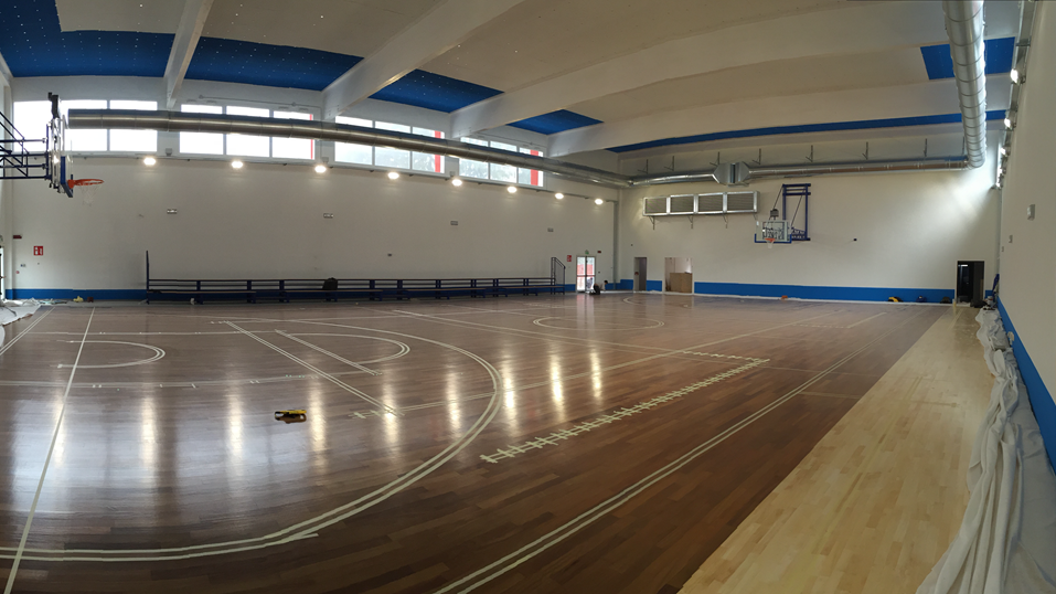 Innenansicht der Turnhalle nach Fertigstellung (© Studio Ergodomus)