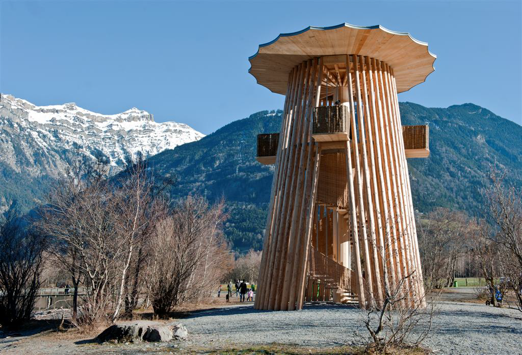 La atalaya frente al panorama de los Alpes suizos (© Pirmin Jung Ingenieure)