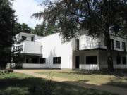 Ejemplo de la Casa de los Maestros en la urbanización Casa de los Maestros, diseñado por Walter Gropius (Dessau, Alemania)