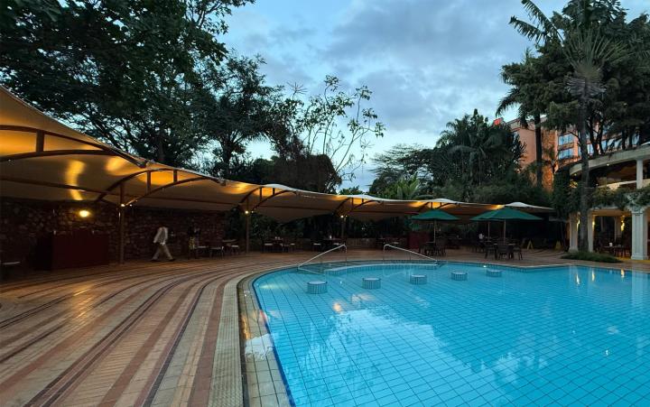Cubierta de membrana de acero en piscina de Hotel Serena, Nairobi
