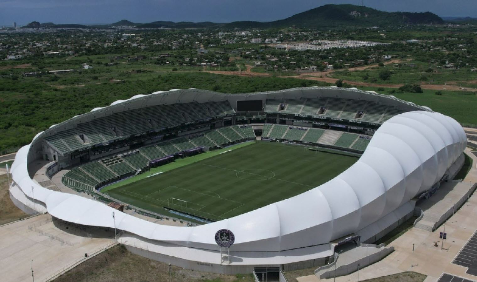 Vista aérea del estadio de fútbol de Mazatlán, llamado "El Encanto", en México.