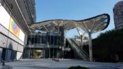 Auvent à l’extérieur (© Novum Structures LLC)