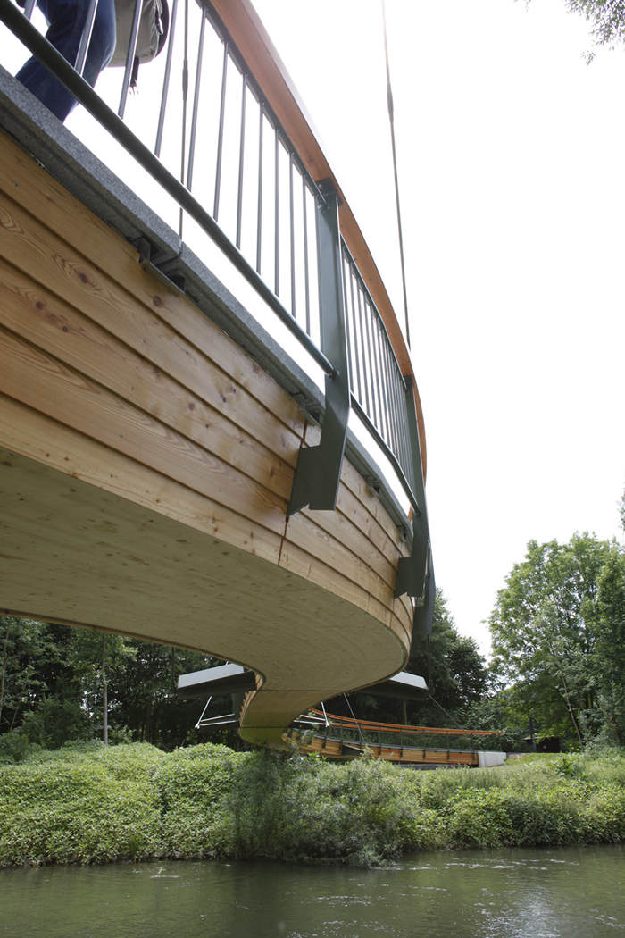 Forme en S du tablier du pont (© Schaffitzel+Miebach)