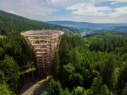 Tour d’observation Krkonoše avec vue sur les Monts des Géants (© Erlebnis Akademie AG)