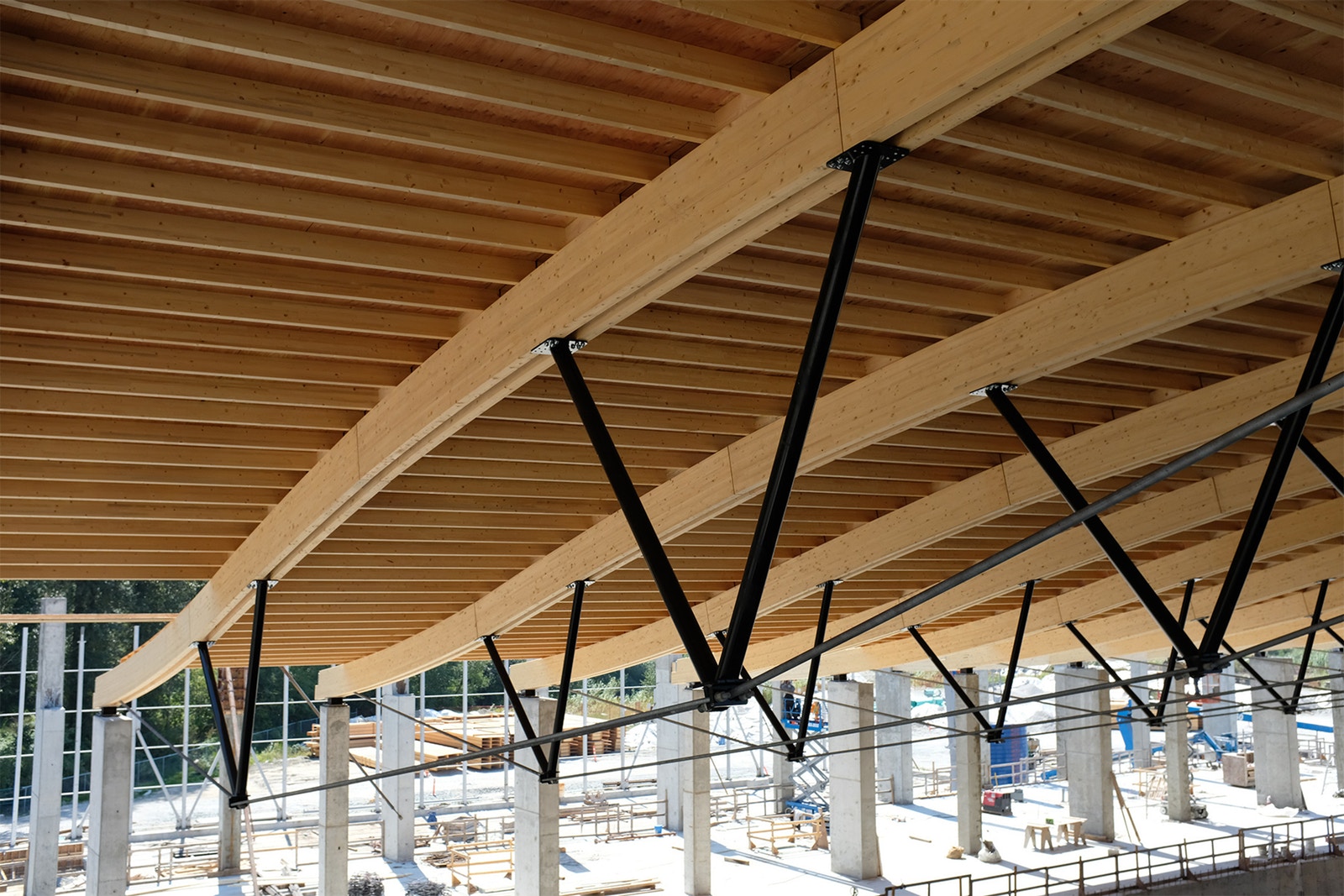 Barres de toiture hybrides (© StructureCraft Builders Inc.)