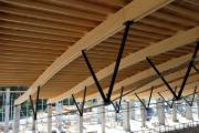 Barres de toiture hybrides (© StructureCraft Builders Inc.)