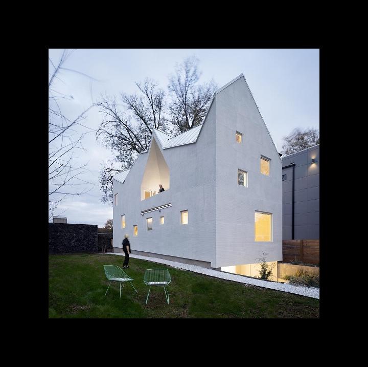 Maison individuelle Gables à Atlanta, États-Unis (© NAARO | naaro.com)