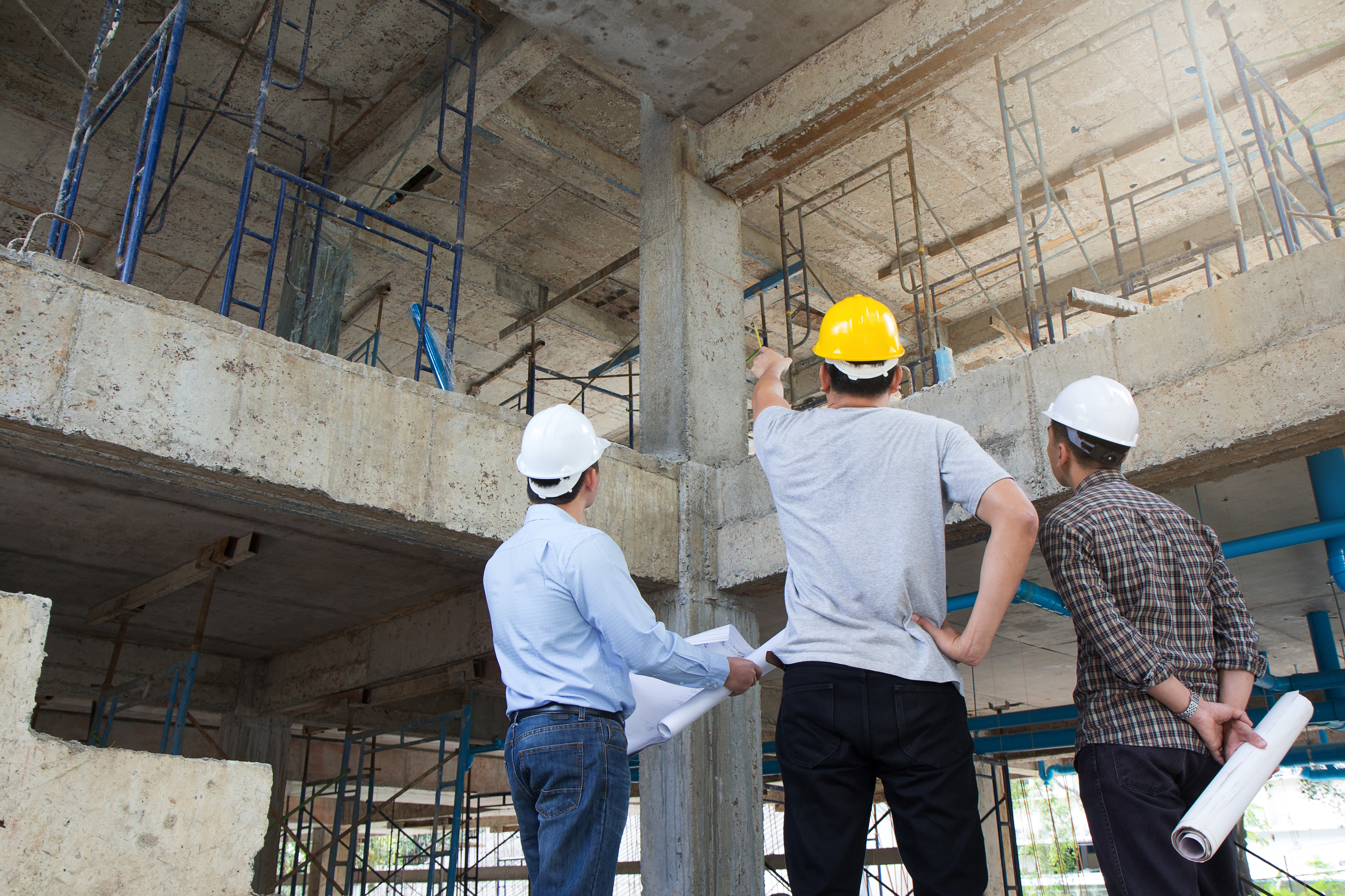 Ingénieurs structures sur chantier