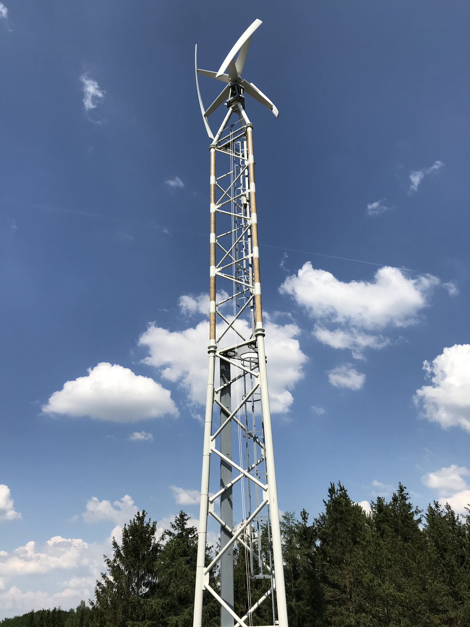 Segment en treillis en bois renforcé de fibre en haut de la tour (© Tom-Egmont Werner / STM)