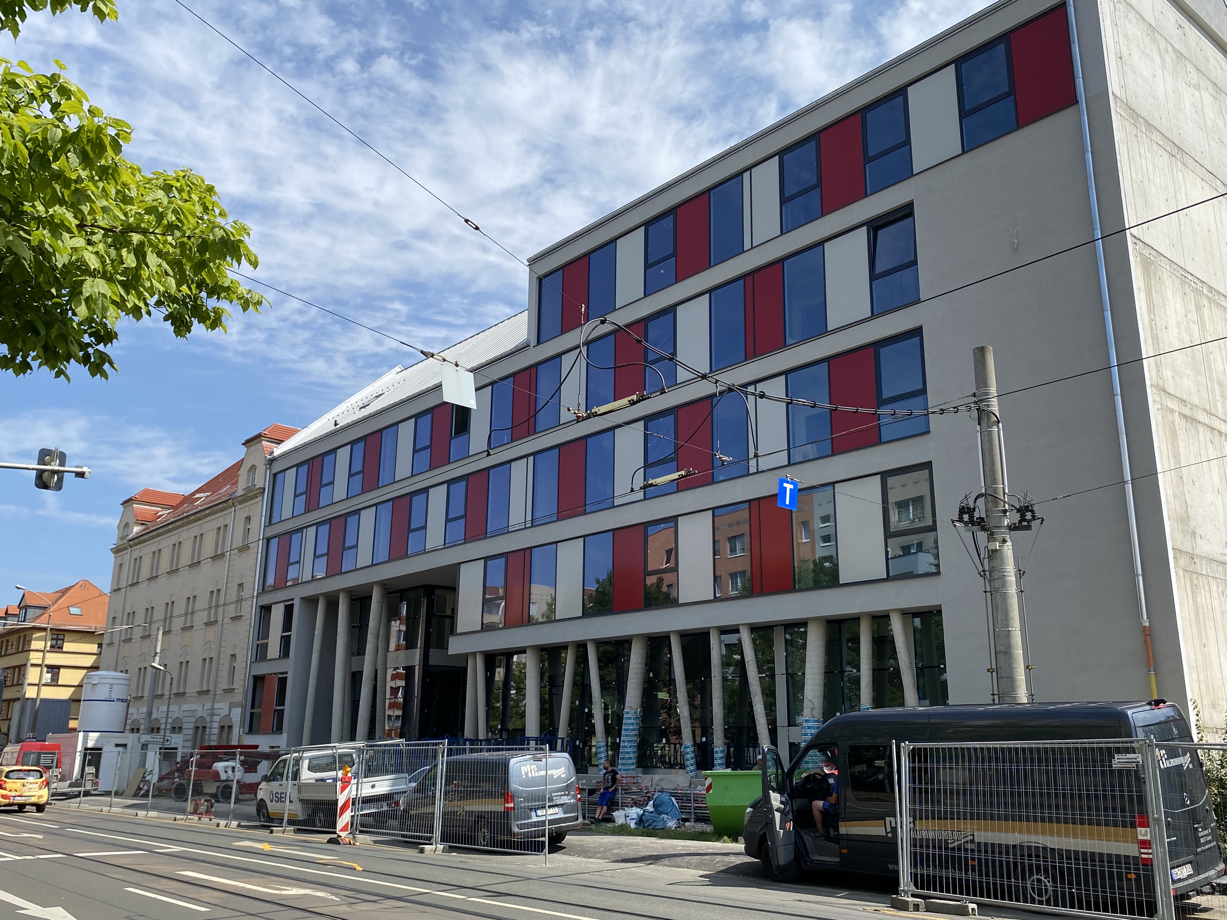 Bâtiment de l'école sur le campus Lorenzo à Leipzig (© base | d GmbH)