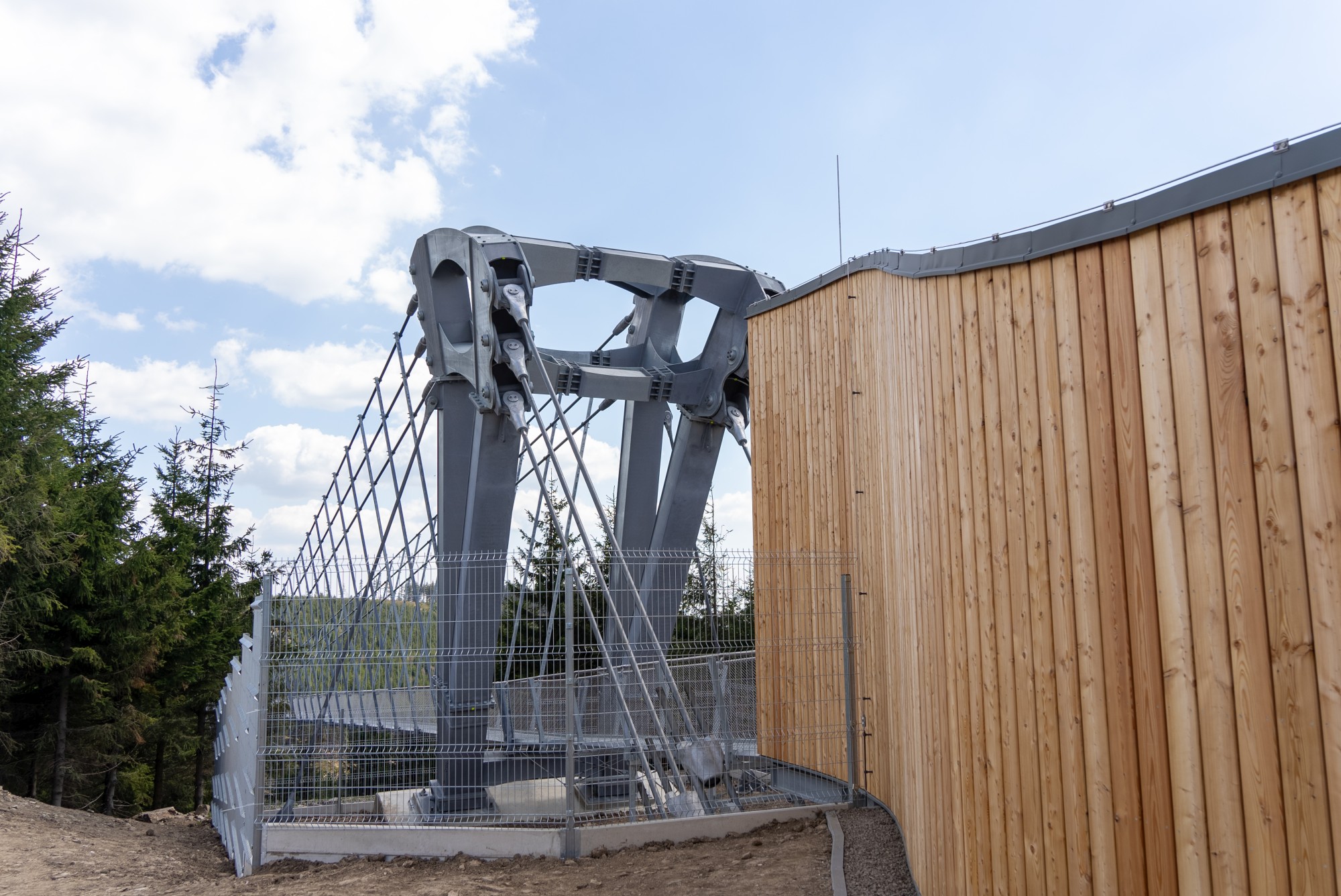 CP 001237 | Structure métallique du pylône (photographe : © Denis Pagáč)