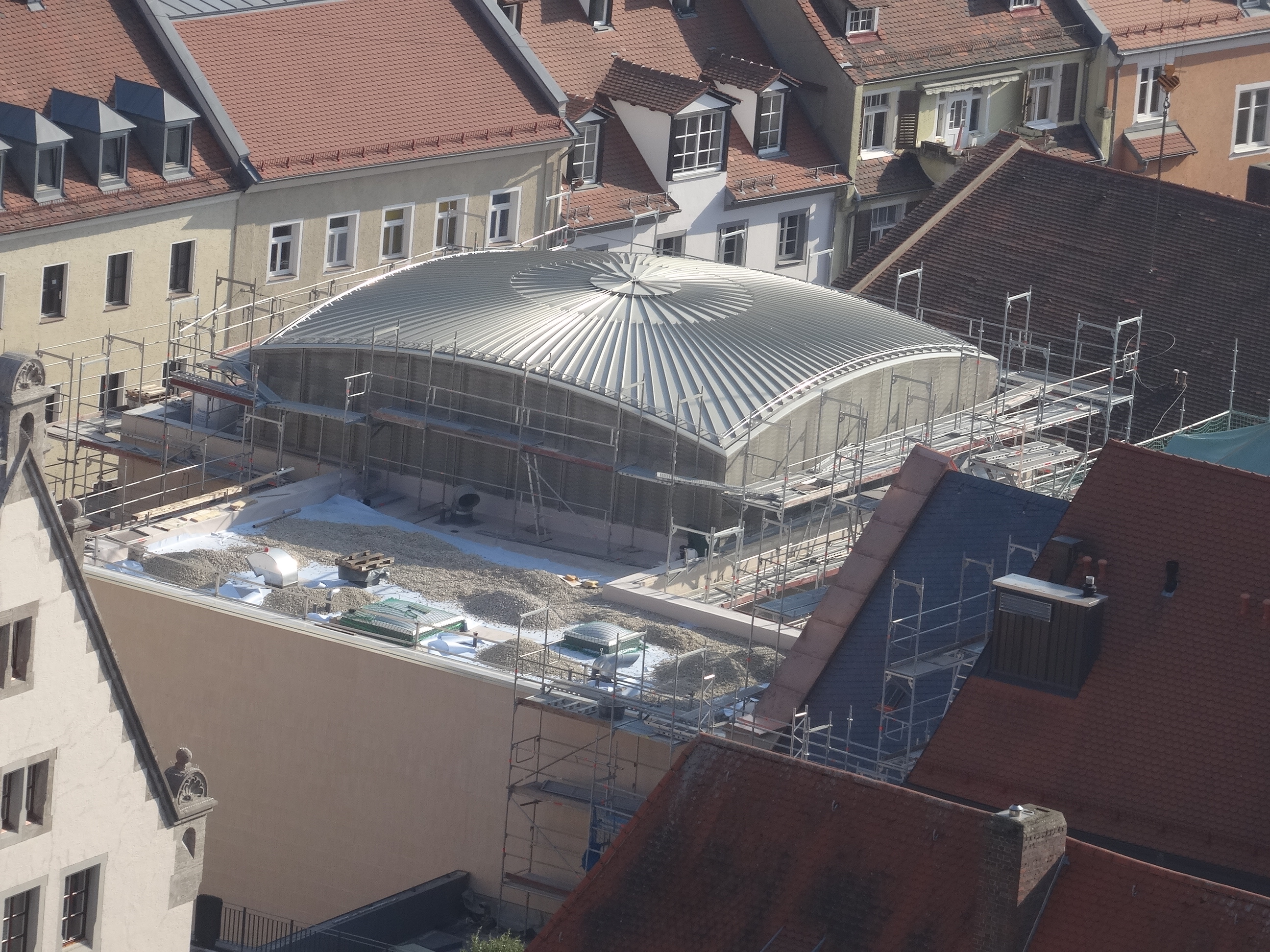 Centre communautaire avec synagogue pendant la construction | © Baumruck + Oswald