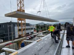 Assemblage de panneaux CLT et bandes de béton non coulé | © Rothoblaas