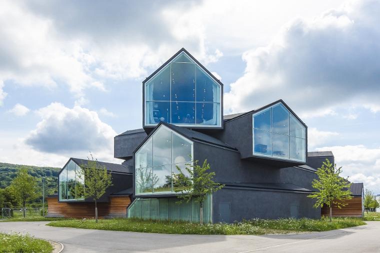 La VitraHaus est composée de douze maisons à pignon.