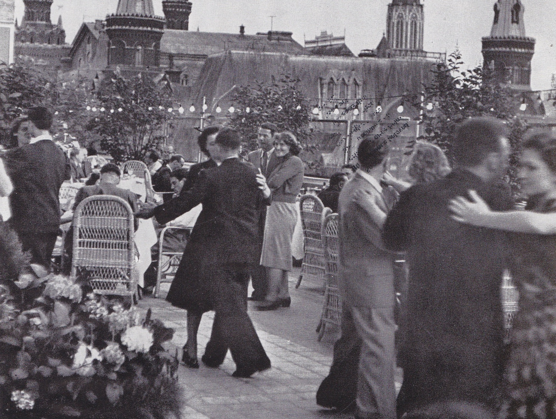 Les parties du thé étaient très appréciées dans les années 50 et 1960 en particulier.