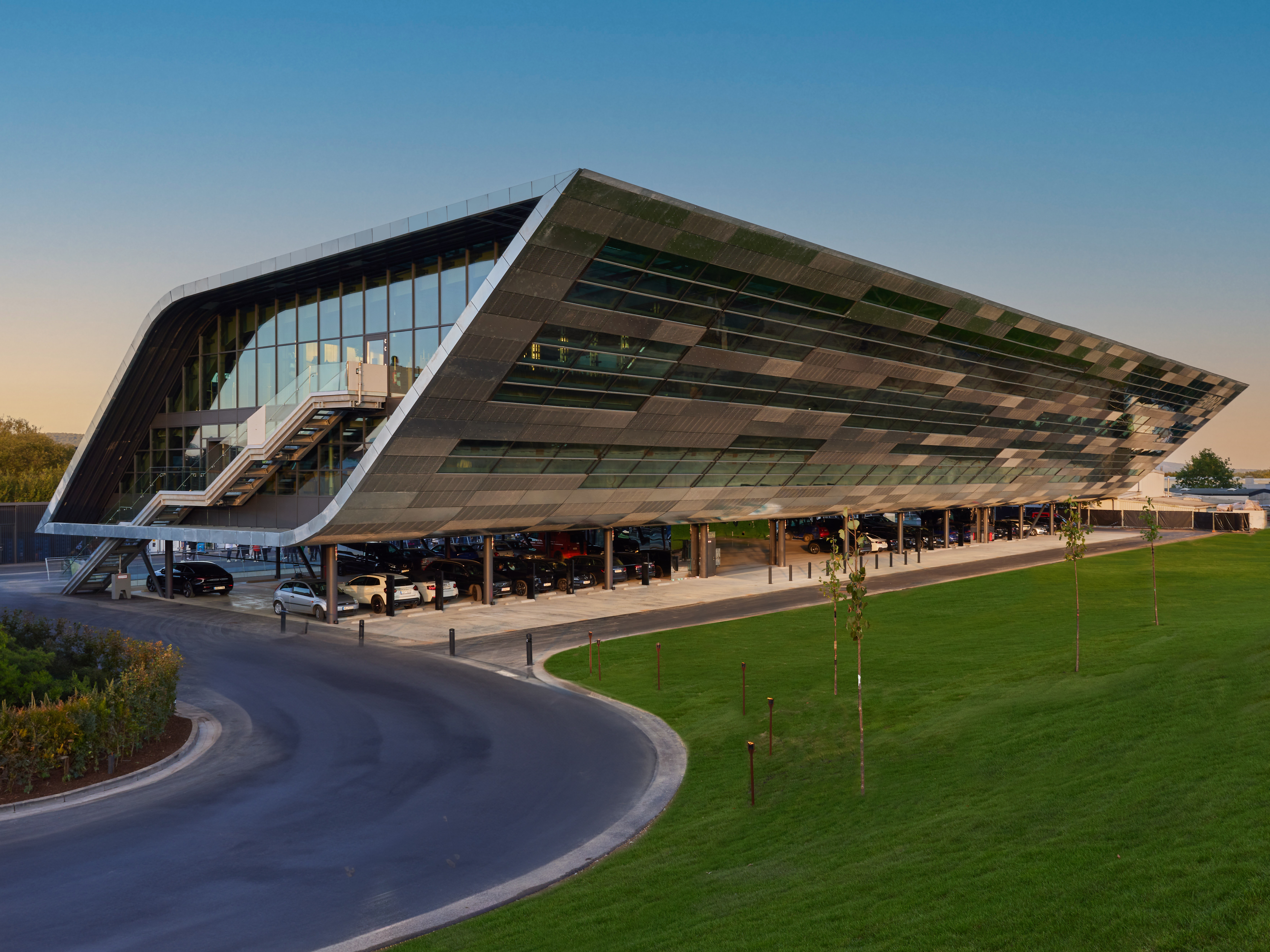 Structure architecturale du flagship store BORA à Herford, conçue par Werkraum Ingenieure