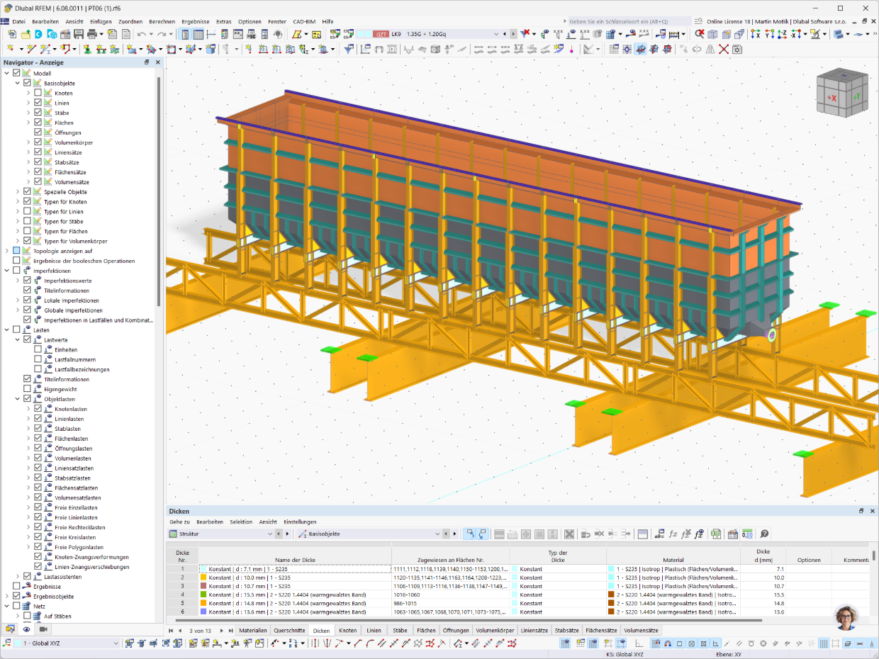 Modèle de réservoir en acier rectangulaire utilisé dans un projet d'ingénierie client, présentant des détails structurels et des composants d'analyse.