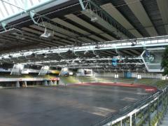 Vue intérieure du Palais des glaces de Sindelfingen avec une architecture moderne en verre