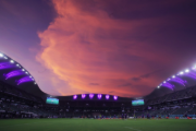 Vue du stade de Mazatlán lors d’un match, montrant l’architecture de l’enceinte avec ses structures modernes