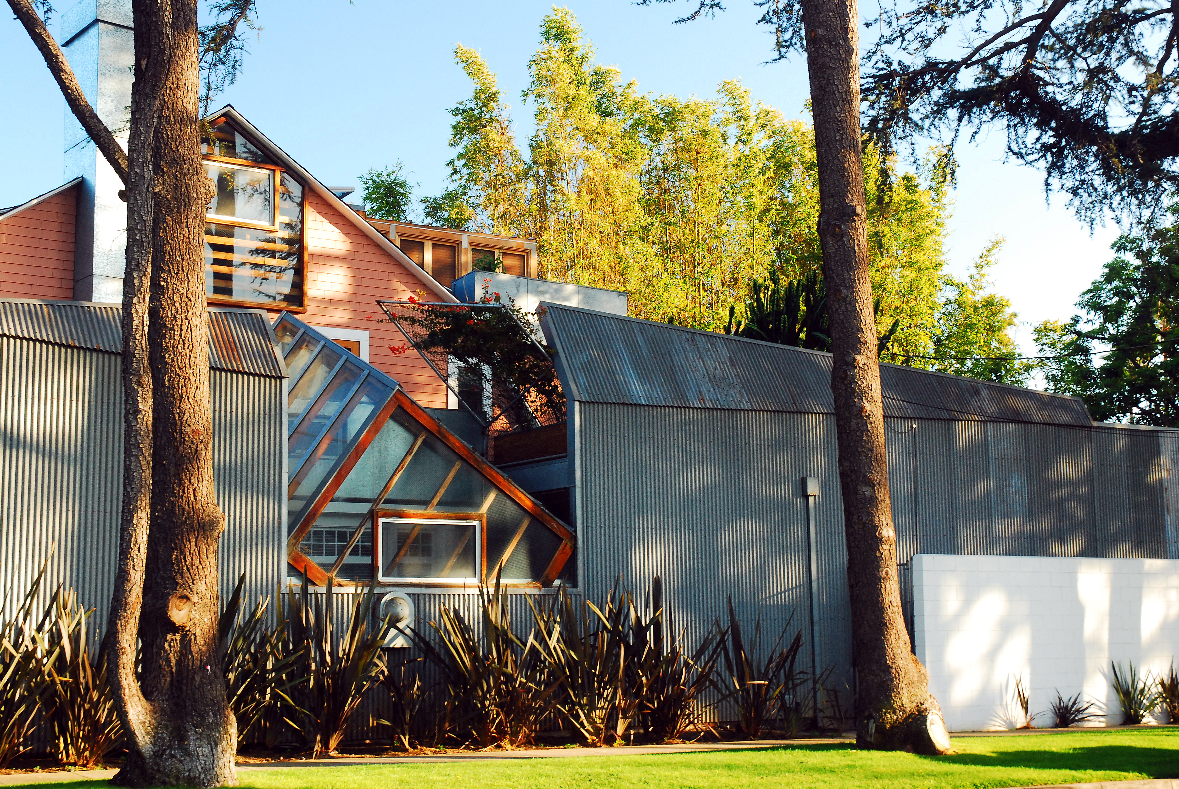 Maison Gehry, Santa Monica
La maison Gehry de Santa Monica avec son architecture moderne emblématique et son design unique.