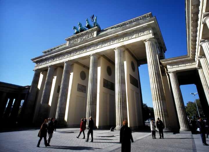 Porta di Brandeburgo a Berlino (© Jörg Sando)
